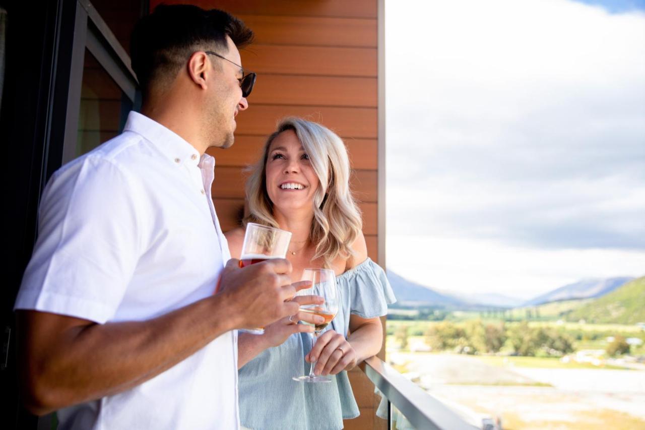 Holiday Inn Queenstown Remarkables Park Exterior foto