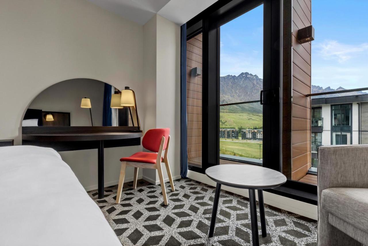 Holiday Inn Queenstown Remarkables Park Exterior foto